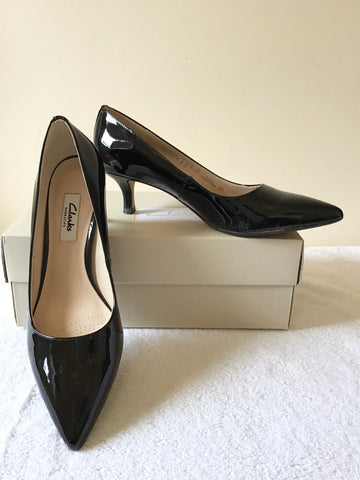 CLARKS BLACK PATENT LEATHER HEELS SIZE 5/38