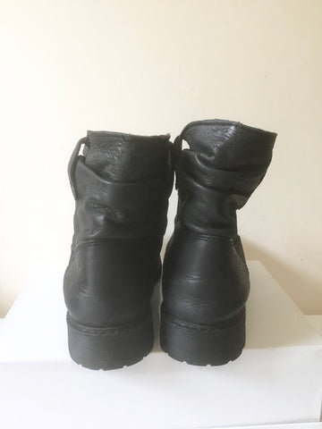 BUFFALO BLACK LEATHER ANKLE BOOTS SIZE 6/39