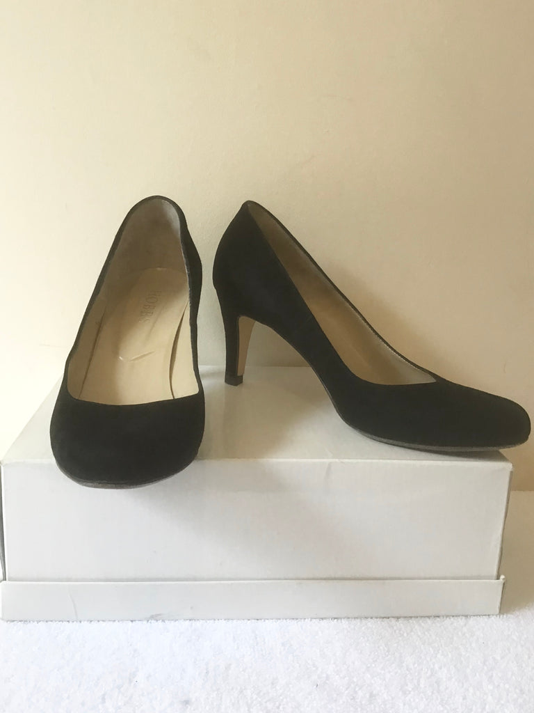 Black court shoes size 4.5 Clearance