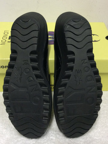 BRAND NEW FLY LONDON YOKO BLACK PATENT LEATHER WEDGE HEEL SHOES SIZE 7/40