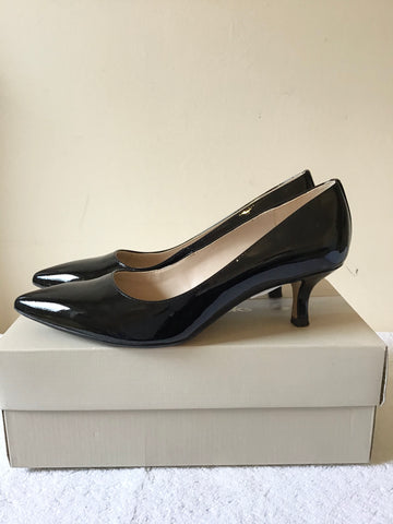 CLARKS BLACK PATENT LEATHER HEELS SIZE 5/38