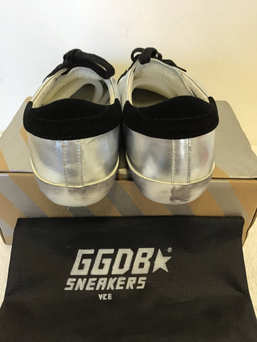 BRAND NEW GOLDEN GOOSE SUPERSTAR SILVER METALLIC & BLACK SUEDE TRIM TRAINERS SIZE 7.5/41 BUT FIT UK 7