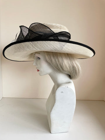 BRAND NEW MARKS & SPENCER CREAM & BLACK TRIM WIDE BRIM FORMAL HAT