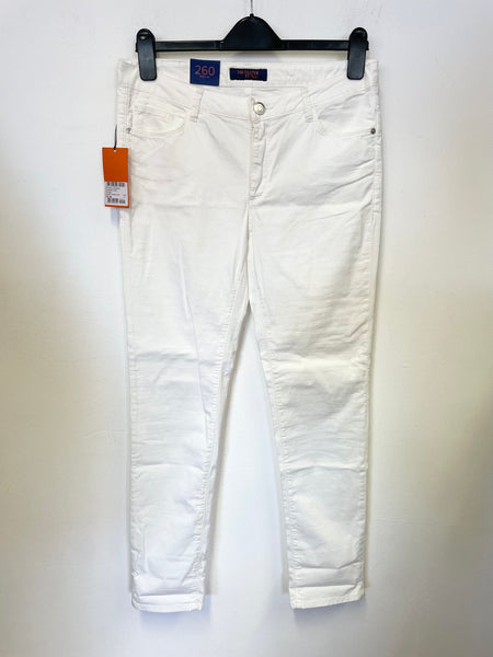 BRAND NEW TRUSSARDI 260 REGULAR  PORCELAIN ( OFF WHITE) TAPERED LEG  JEANS SIZE 30