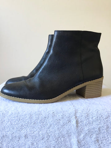 CLARKS NAVY BLUE LEATHER ANKLE BOOTS SIZE 4/37