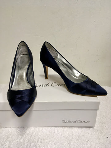 ROLAND CARTIER NAVY BLUE SATIN HEELS SIZE 5/38