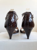 HOBBS DARK BROWN LEATHER SNAKESKIN PRINT OPEN TO ANKLE STRAP SANDALS SIZE 7/40