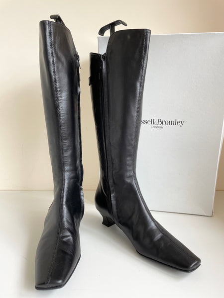BRAND NEW RUSSELL & BROMLEY PUCCI BLACK LEATHER KNEE LENGTH BOOTS SIZE 5/38