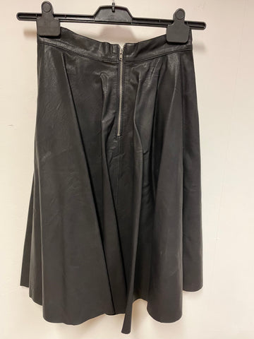 FRENCH CONNECTION BLACK FAUX LEATHER FULL CIRCLE SKIRT SIZE 8