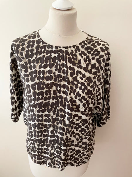 WHISTLES PURE SILK BROWN & CREAM ANIMAL PRINT SHORT SLEEVE TOP SIZE M