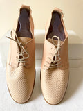BRAND NEW WITH DEFECT GEMO WOMAN PALE PEACH LACE UP LEATHER FLATS SIZE 7/40