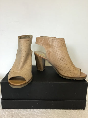 DANIEL BEIGE LEATHER SLINGBACK PEEPTOE HEELS SIZE 5/38