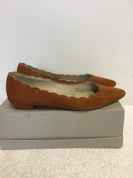 BODEN MUSTARD SUEDE SCALLOPED EDGE FLATS SIZE 6/39