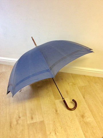 VINTAGE BURBERRYS BLUE & MAHOGANY WOODEN HANDLE UMBRELLA