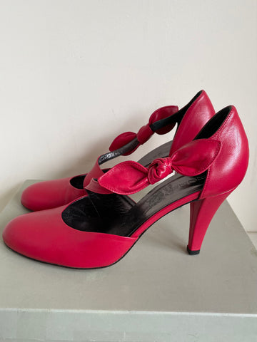BRAND NEW HOBBS RED LEATHER BOW TRIM HEELS SIZE 6/39