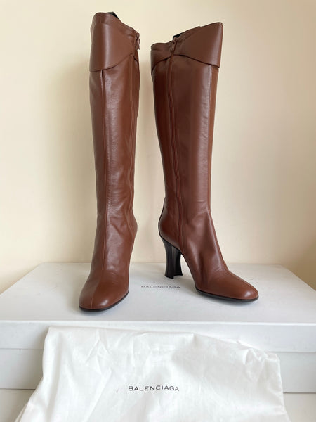 BRAND NEW IN BOX BALENCIAGA BROWN LEATHER HEELED BOOTS SIZE 5/38