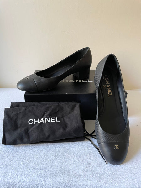 CHANEL BLACK LEATHER BLOCK HEEL COURT SHOES SIZE 6/39 – Whispers Dress  Agency