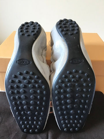 TODS LIGHT GREY & SILVER TRIM TEXTILE & LEATHER FLATS SIZE 2.5/35