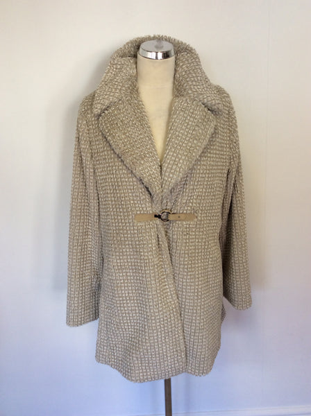 RIANI BEIGE & WHITE FAUX FUR FEEL COAT SIZE 14