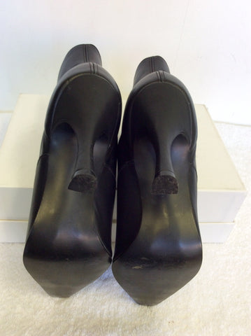 LILLEY & SKINNER BLACK LACE UP BOOTS SIZE 6/39