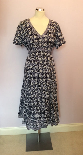 ANOKHI FOR EAST BLUE & WHITE FLORAL PRINT COTTON DRESS SIZE 18 - Whispers Dress Agency - Sold - 1