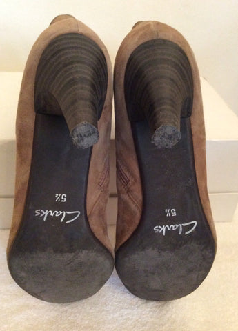 Clarks Light Brown Suede Button Trim Ankle Boots Size 5.5/38.5 - Whispers Dress Agency - Sold - 4