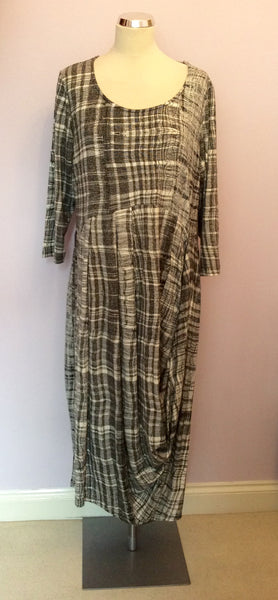 BRAND NEW SAHARA BLACK & WHITE ABSTRACT PRINT DRAPE FRONT DRESS SIZE L - Whispers Dress Agency - Womens Dresses - 1