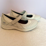 Clarks Wave Cruise White Comfort Shoes Size 6/39 - Whispers Dress Agency - Sold - 2