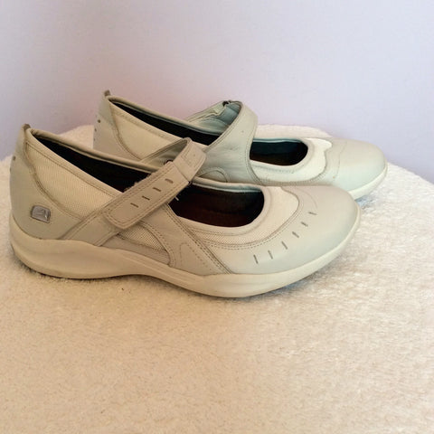 Clarks Wave Cruise White Comfort Shoes Size 6/39 - Whispers Dress Agency - Sold - 2