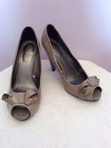 Jasper Conran Beige Patent Peeptoe Bow Trim Heels Size 6/39 - Whispers Dress Agency - Sold - 1