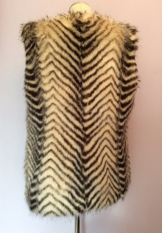 Armani Exchange Faux Fur Gilet Size L - Whispers Dress Agency - Womens Gilets & Body Warmers - 3